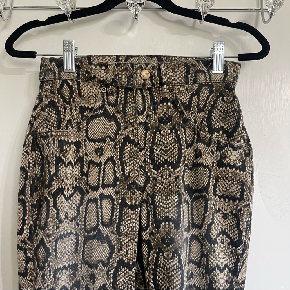 Hue XS Women’s Snakeskin Print Stretch Pants - Picture 2 of 8